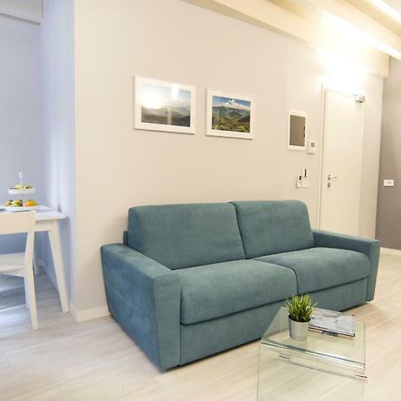 La Quadra Suites - Central Apartments In Iseo With Daily Housekeeping Экстерьер фото