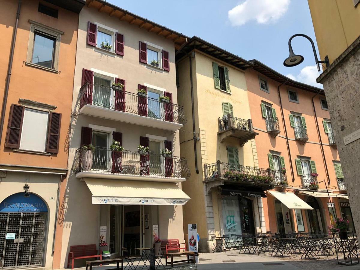 La Quadra Suites - Central Apartments In Iseo With Daily Housekeeping Экстерьер фото